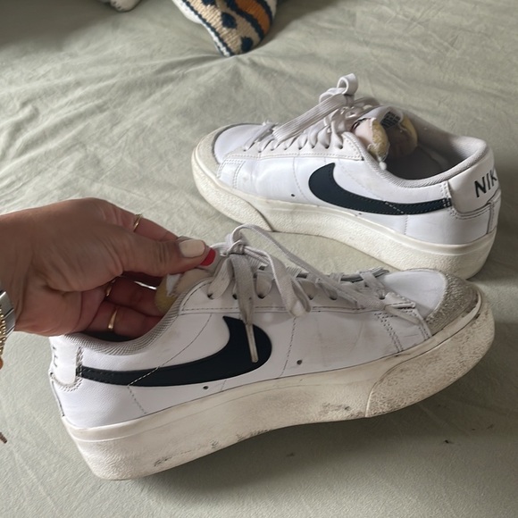 Women’s Nike Blazer Low Platform size 5.5 - Picture 3 of 5